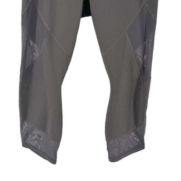 Athleta Aura Sonar Capri Leggings Gray Size L Mesh Sheer Panels Mid Rise Pocket - Picture 4 of 7